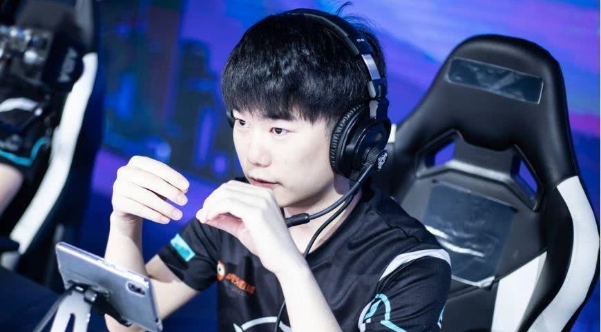 Invictus Gaming 官方博客在比赛后发布了一条消息：我们会稳扎稳打，尽力回报大家的焦虑和期待