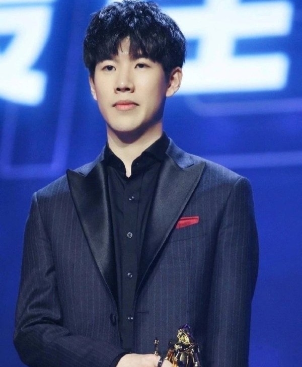 CSGO比赛：被Mouz摁在替补席的w0xic正在准备转会