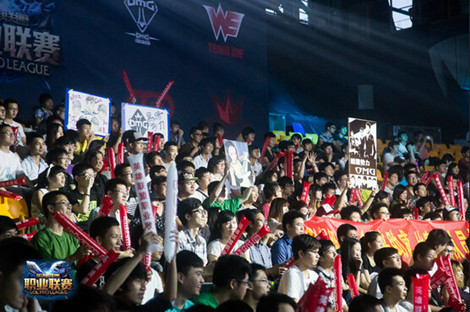 NiP 和 Fluxo 在 2025 年 StarLadder 布达佩斯 Major 第一阶段的首个比赛日以胜利结束